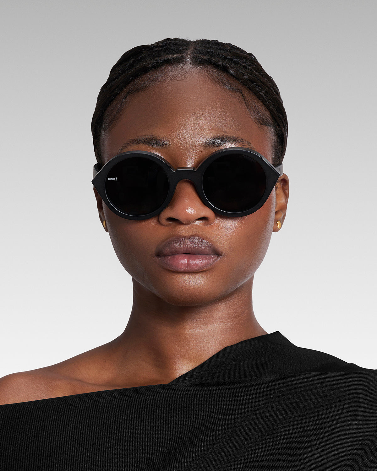 Nyakalaso | Black Lens