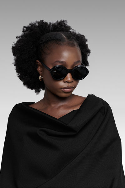 Nyakalaso | Black Lens